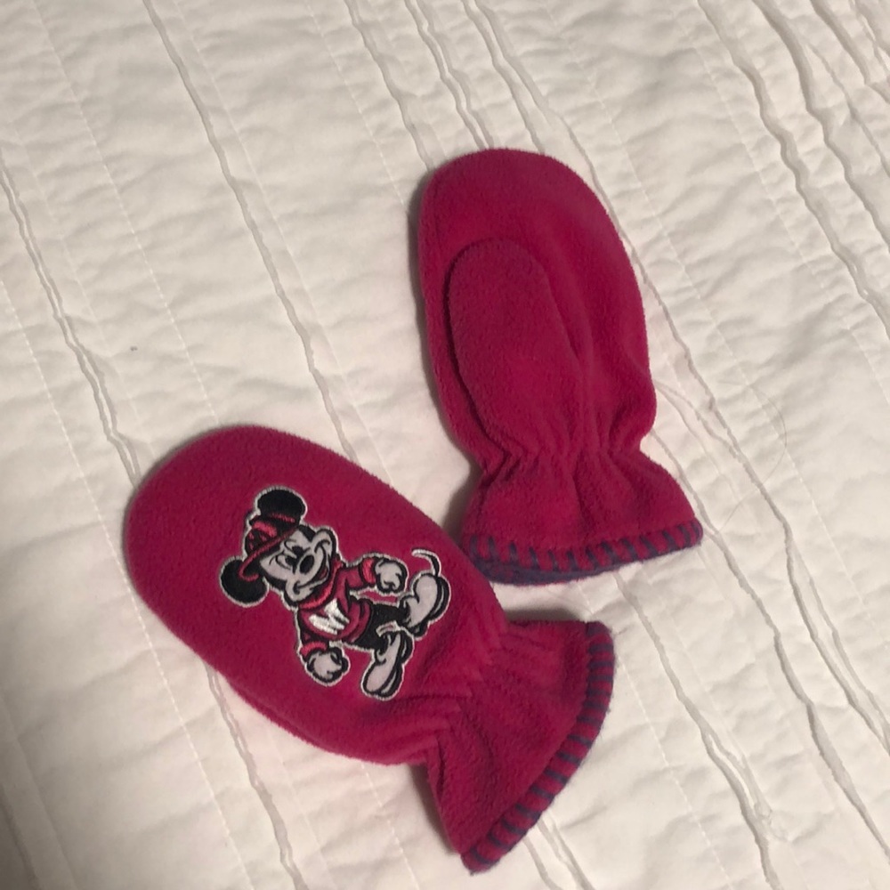 Mickey Mouse little girls mittens